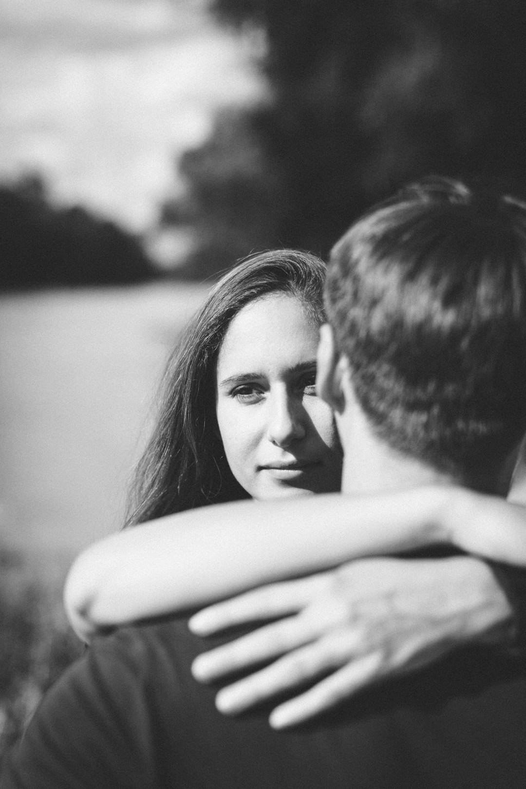 Portret kobiety zakochanej Sesja miłosna w Monachium Fotografia czarno-biała